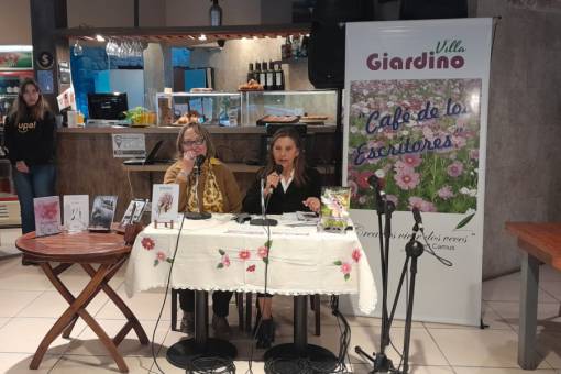 "El Café de los Escritores" el momento literario en Villa Giardino